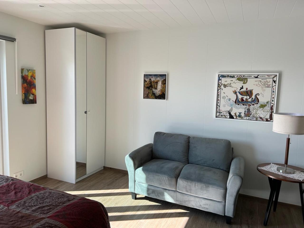 Laekjarkot Rooms And Cottages With Kitchen Борґарнес Екстер'єр фото