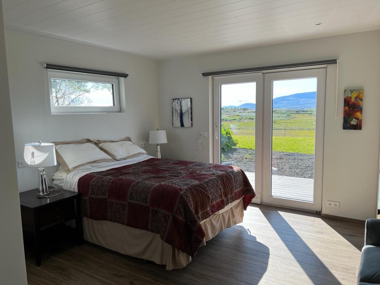 Laekjarkot Rooms And Cottages With Kitchen Борґарнес Екстер'єр фото