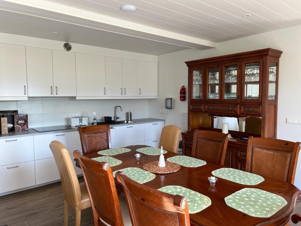 Laekjarkot Rooms And Cottages With Kitchen Борґарнес Екстер'єр фото