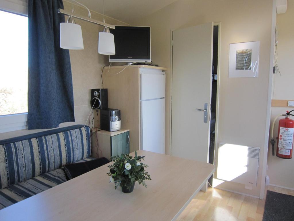 Laekjarkot Rooms And Cottages With Kitchen Борґарнес Номер фото